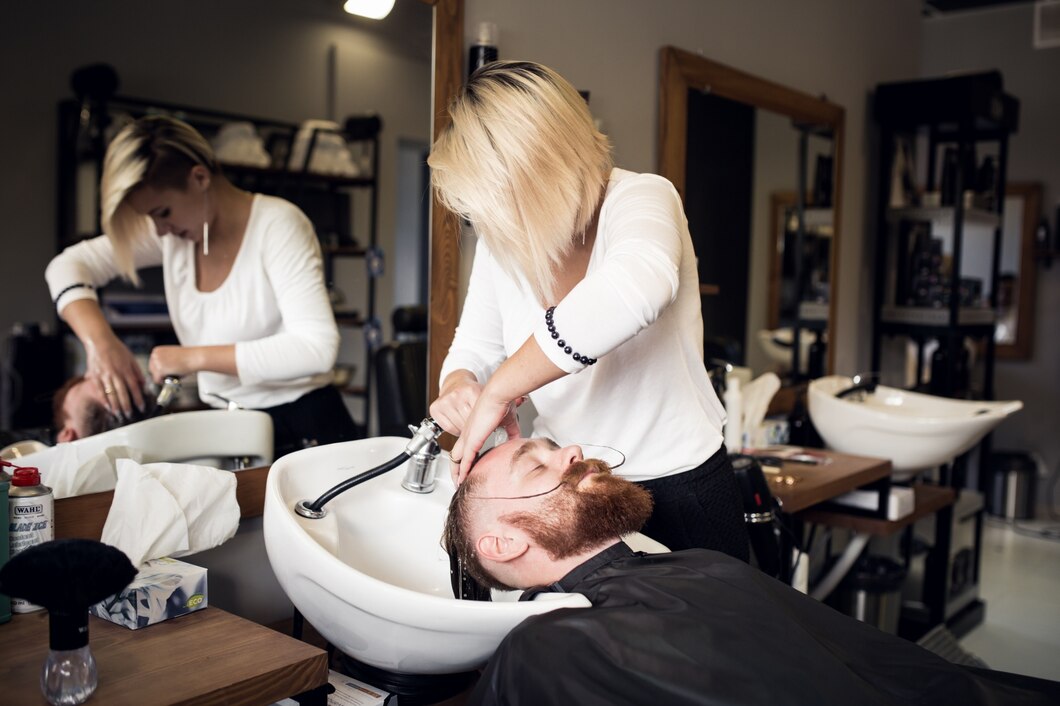 man-barbershop_1303-5414